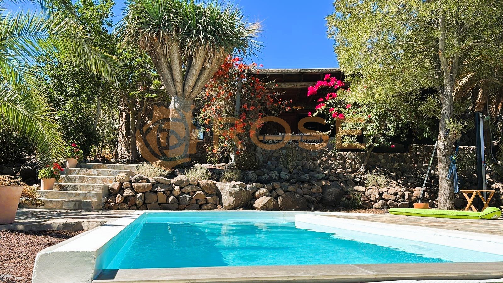 Exklusive Finca mit Pool und Meerblick zu verkaufen. Exklusive Finca mit Pool und Meerblick zu verkaufen.
