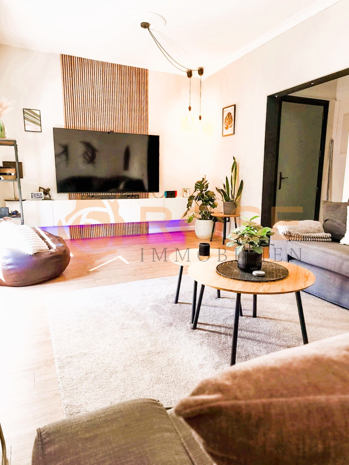 Modernes Familienhaus mit Dachterrasse – Traumhafter Meerblick Modernes Familienhaus mit Dachterrasse – Traumhafter Meerblick